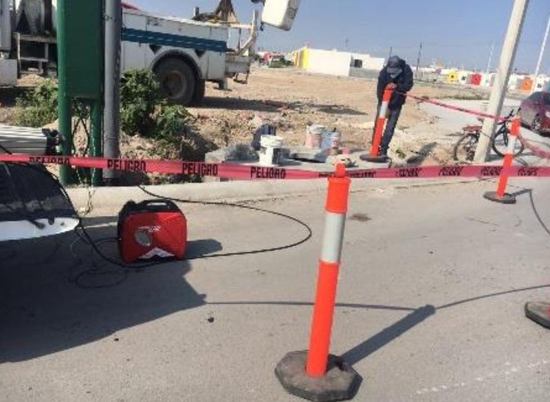 Prueba de cable en la vía pública con señalamiento